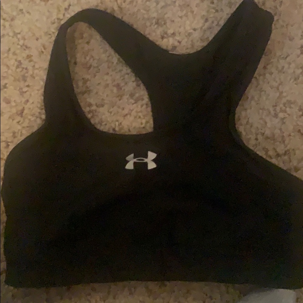 Black Under-armor sports bra
